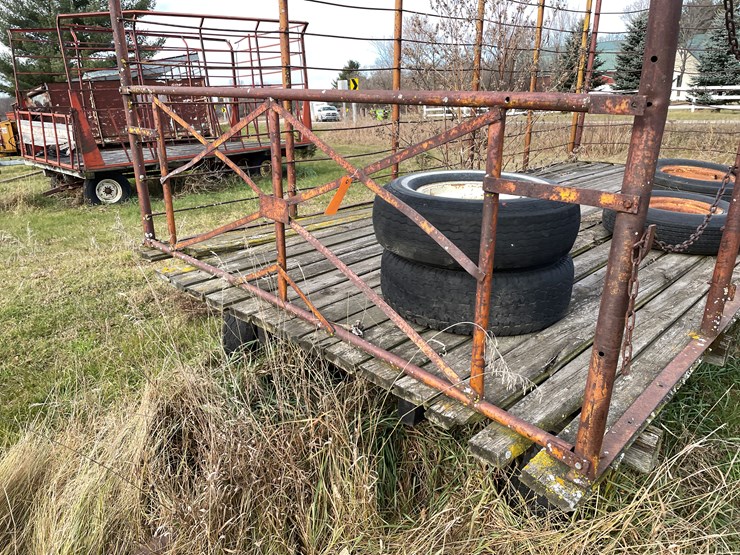 #210-•-16'-hay-rack-on-running-gear-(boyceville,-wi)-image-11