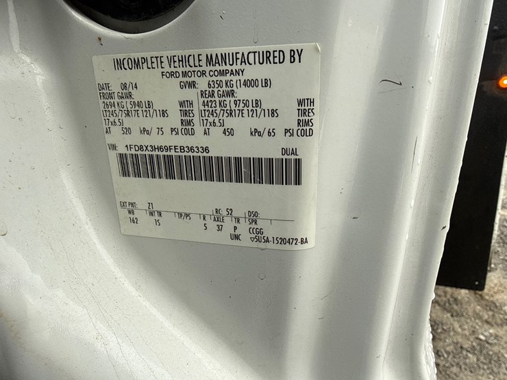 ford-f350-xl-image-25