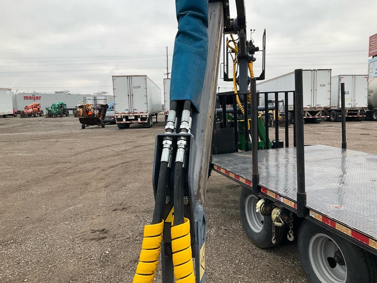 #2150-•-2017-roadster-trailer-with-a-farma-c6,-3-g2-loader-image-29