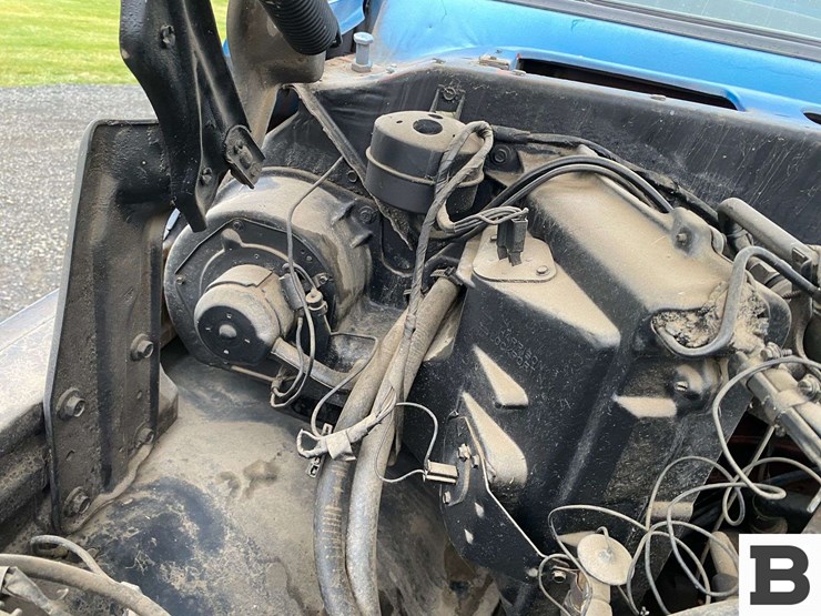 chevrolet-cheyenne-truck---caution-image-39