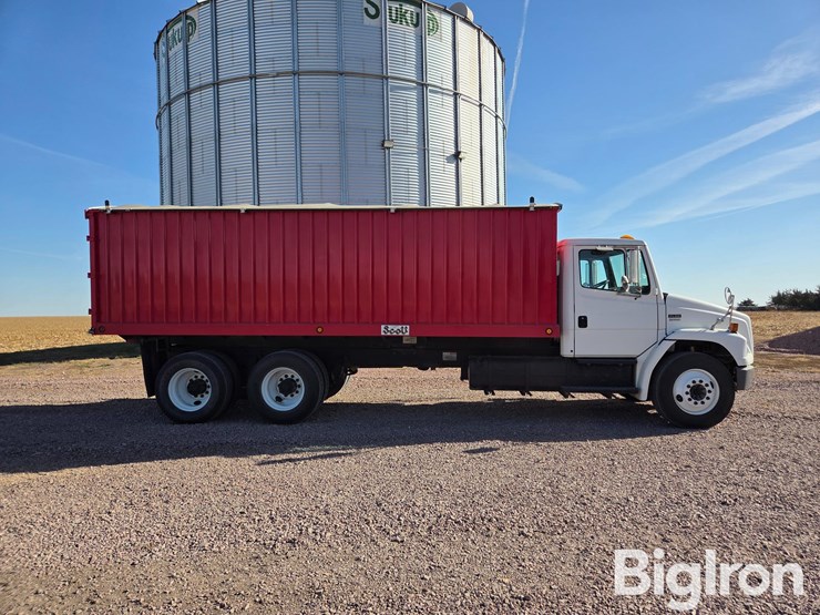 2003-freightliner-fl80-image-4