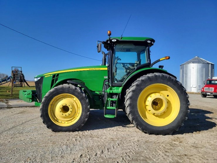 john-deere-8335r-image-2