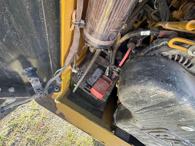 caterpillar-236d-image-42