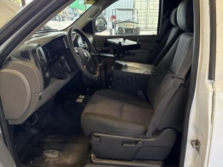 2012-chevrolet-silverado-1500-image-26