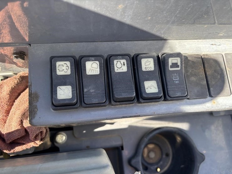 takeuchi-tb240-image-36