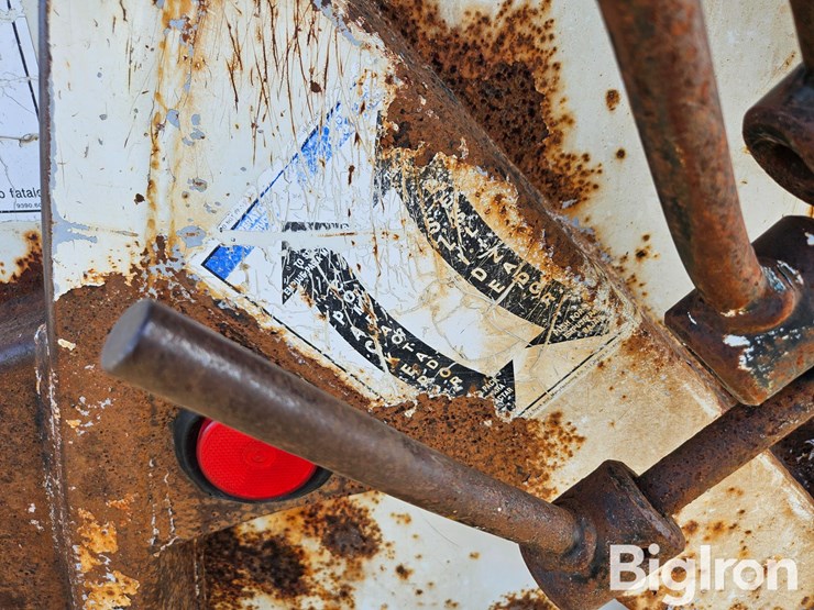 international-4900-image-18