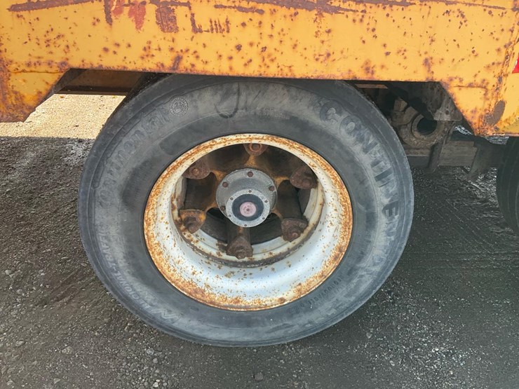 #2100-•-1967-beaver-flatbed-semi-trailer-image-22