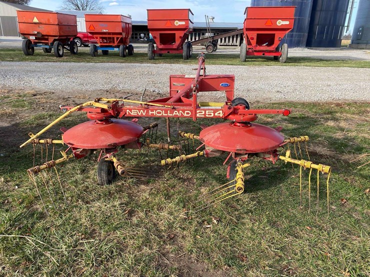 new-holland-254-image-3