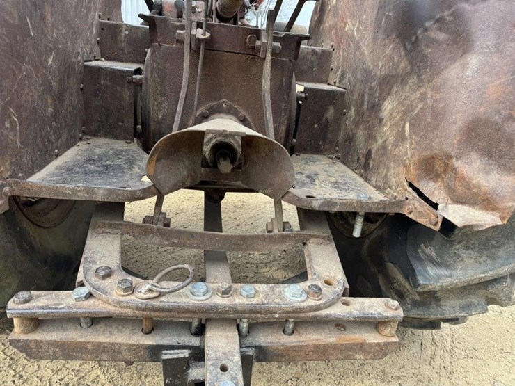 mccormick-w-6-tractor-image-8