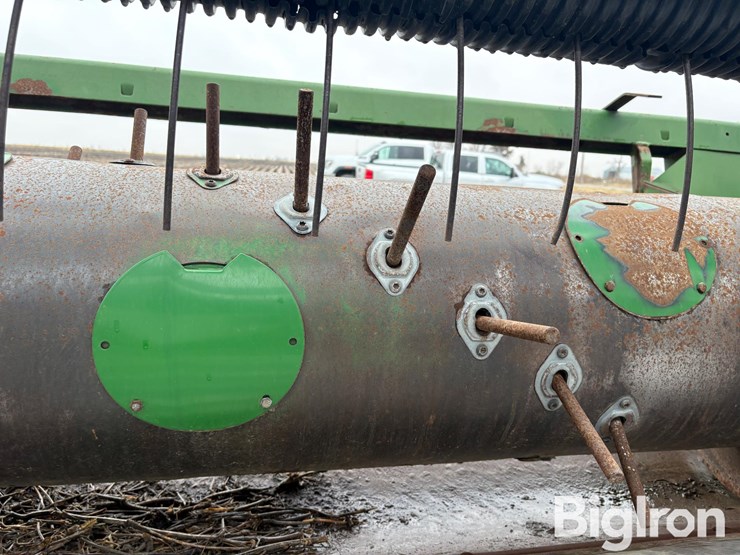 john-deere-220-image-14