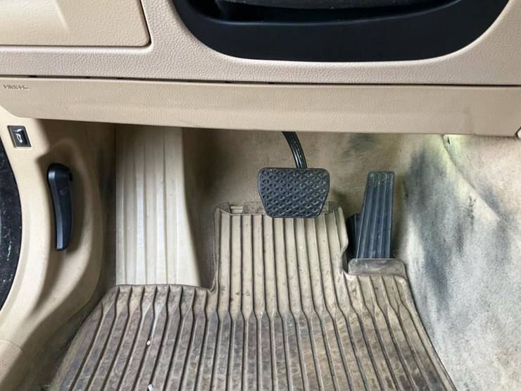 #2053-•-2010-bmw-550gt-car*-image-54