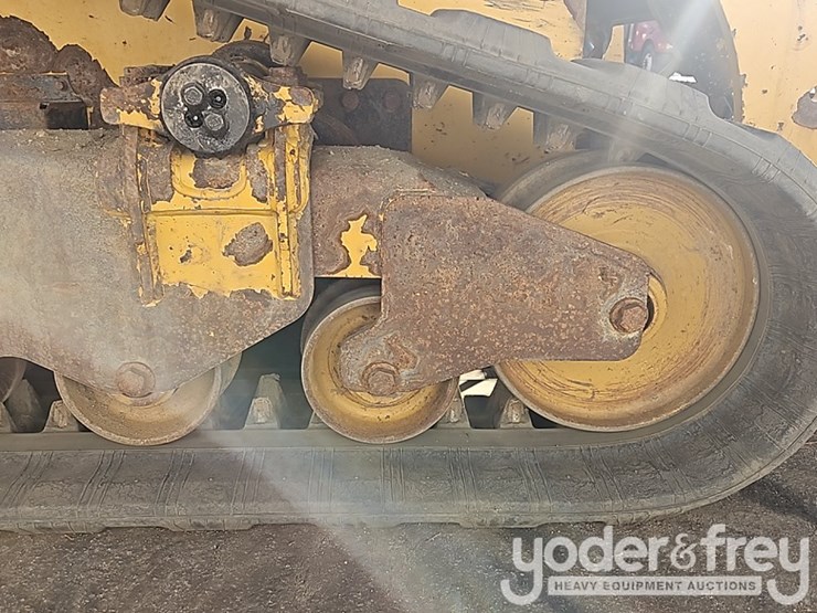 2017-caterpillar-299d2-image-11