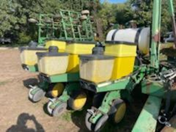 john-deere-7200-image-8