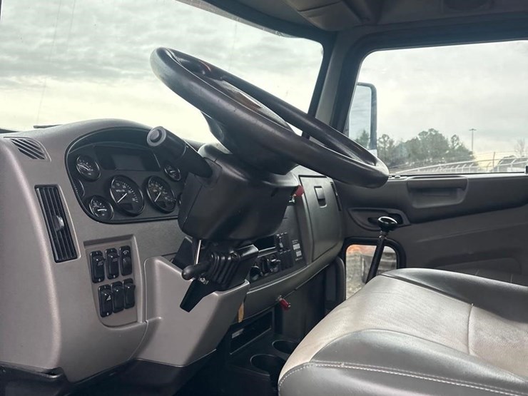 peterbilt-337-image-20