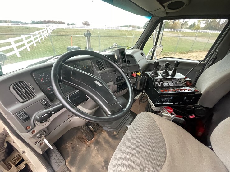 #1113-•-1998-ford-louisville-plow-truck-(has-mn-title)-image-55