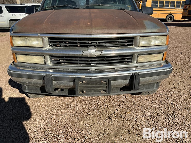 chevrolet-suburban-1500-image-11