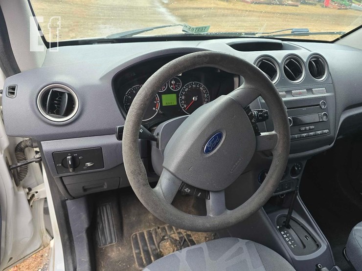 2013-ford-transit-connect-image-19