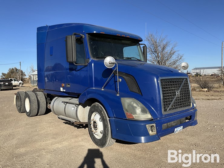 2006-volvo-vnl-sleeper-t/a-truck-tractor-image-3