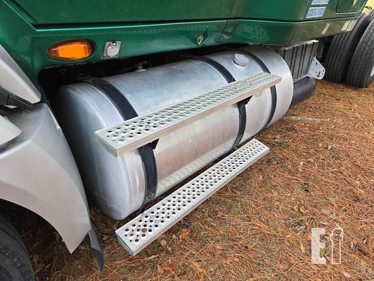 2013-international-prostar-image-9