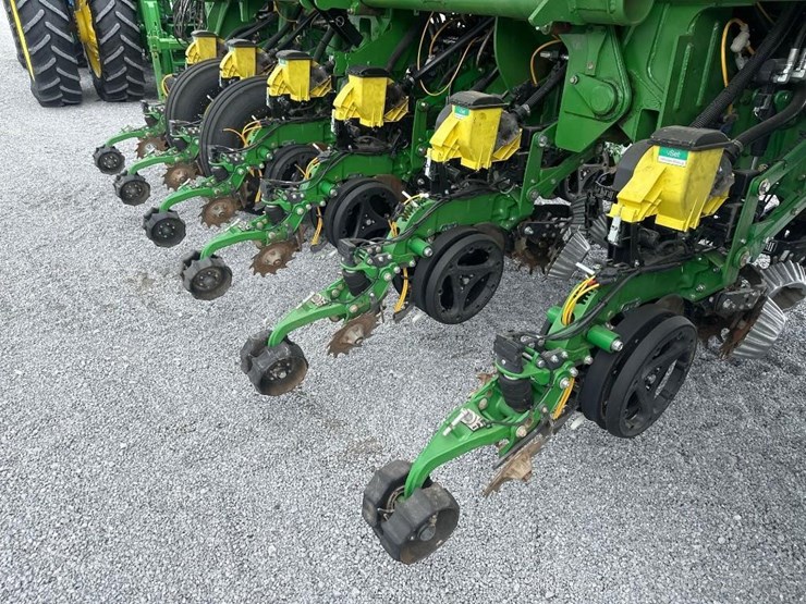 john-deere-1790-image-46