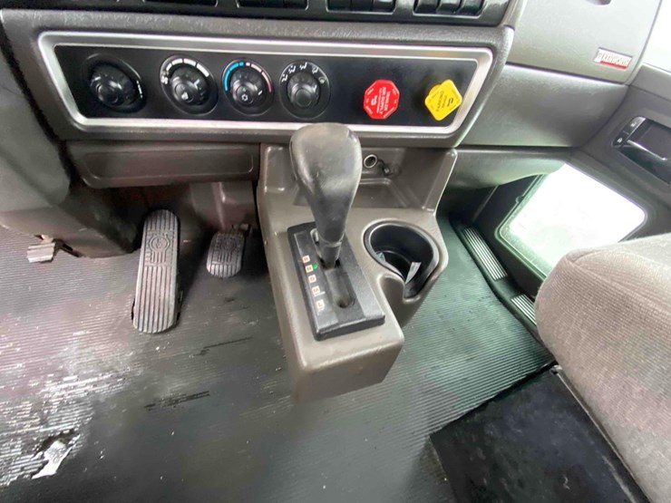 2016-kenworth-t400-image-44