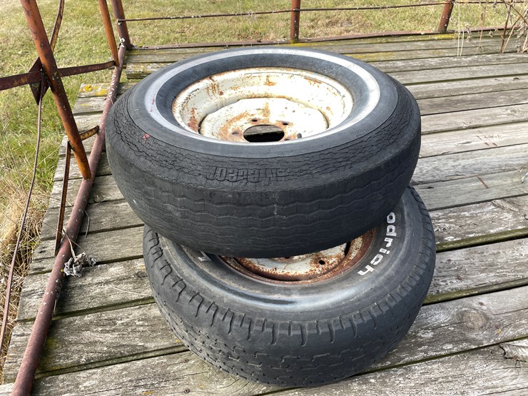 #210-•-16'-hay-rack-on-running-gear-(boyceville,-wi)-image-19