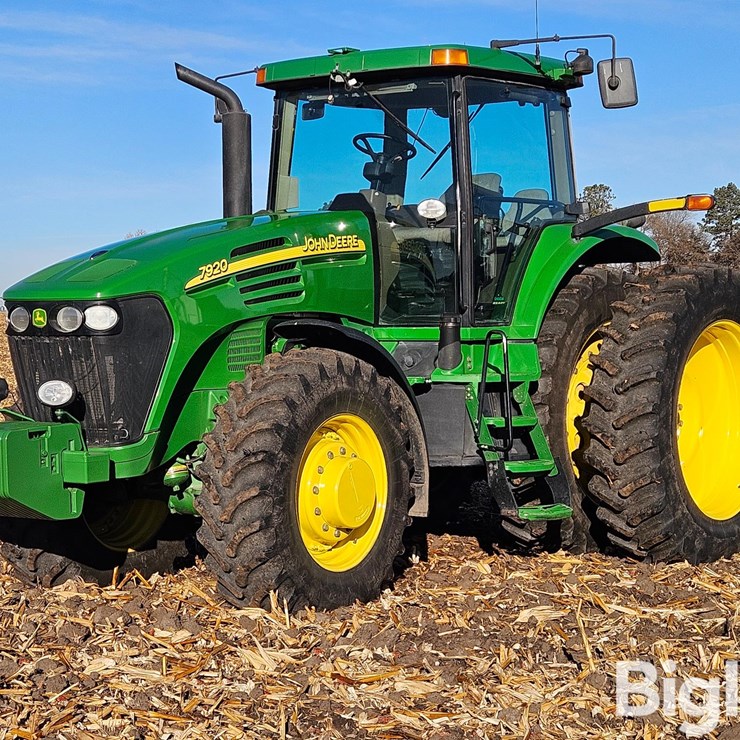 JOHN DEERE 7920