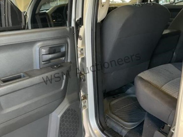 2011-dodge-1500-image-25