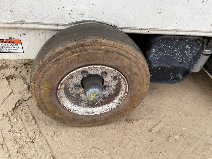 #301-•-terex-scissor-lift-image-38