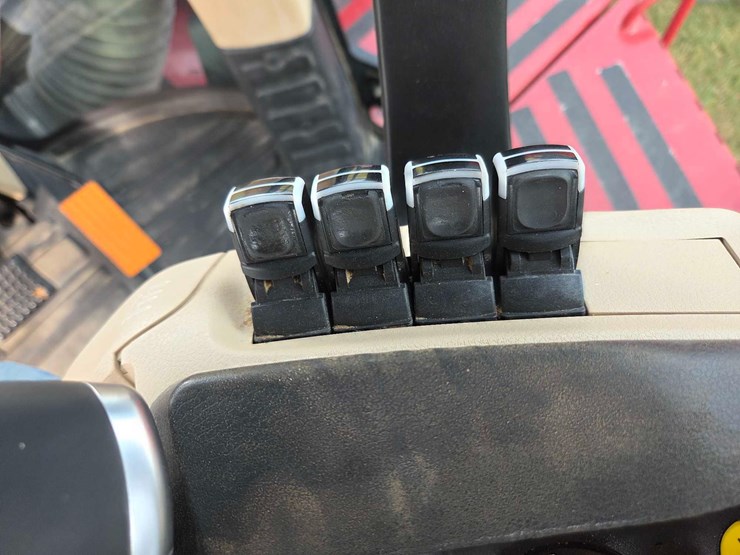 case-ih-620-image-67