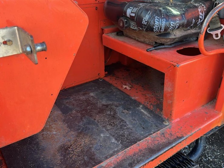 2005-lull-644e-42-image-20