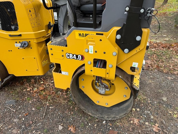 caterpillar-cb4.0-image-7