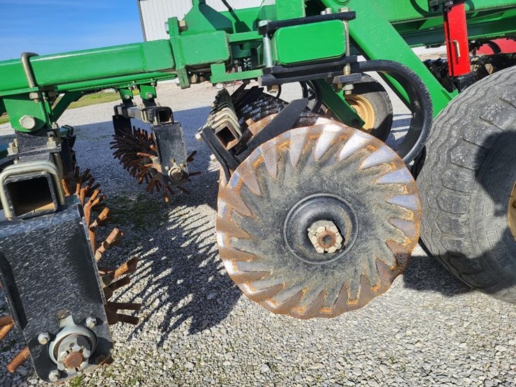 2022-great-plains-1000tm-image-29