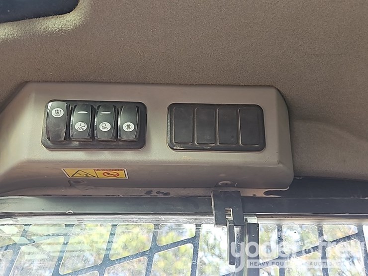 2017-caterpillar-299d2-image-32