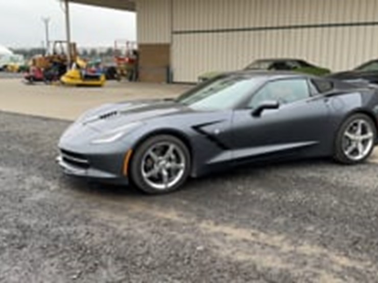 2014-chevrolet-corvette-stingray-coupe-image-35
