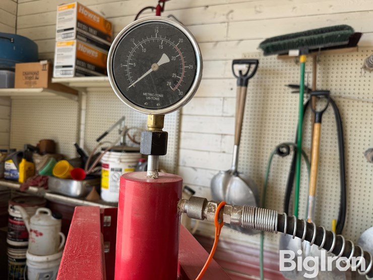 hydraulic-press-image-11