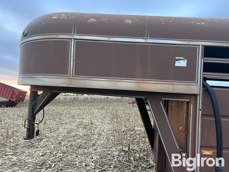 1983-travalong-18’-t/a-gooseneck-livestock-trailer-image-17