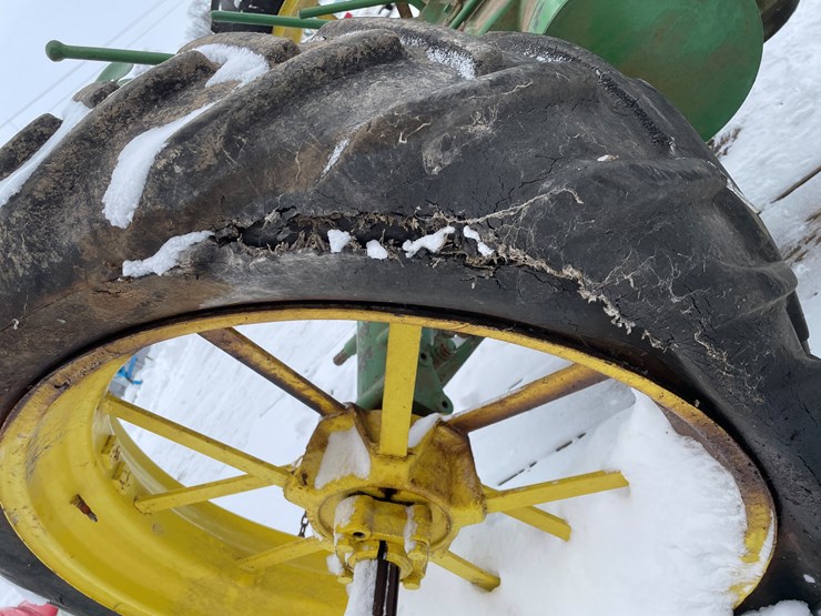 john-deere-b-image-22