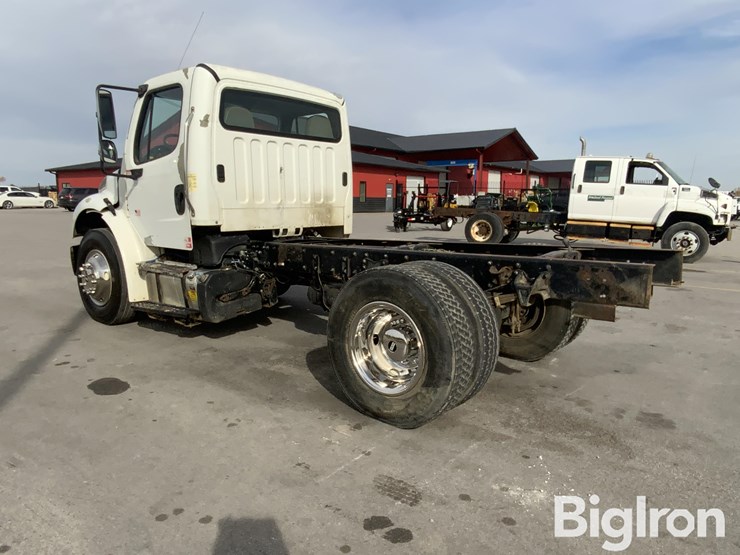 freightliner-m2-106-image-7