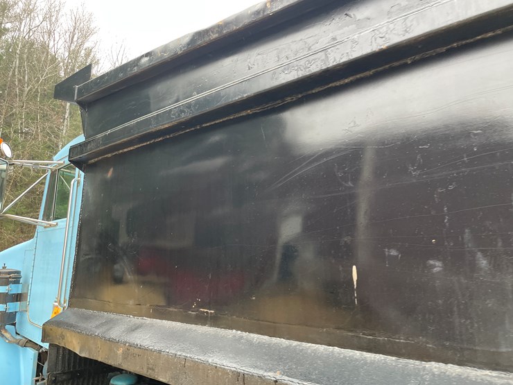 peterbilt-357-image-25