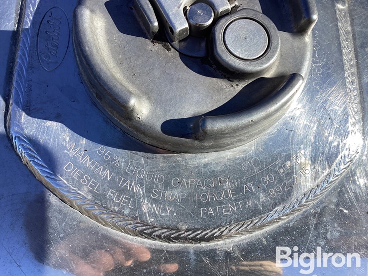 2014-peterbilt-384-image-19