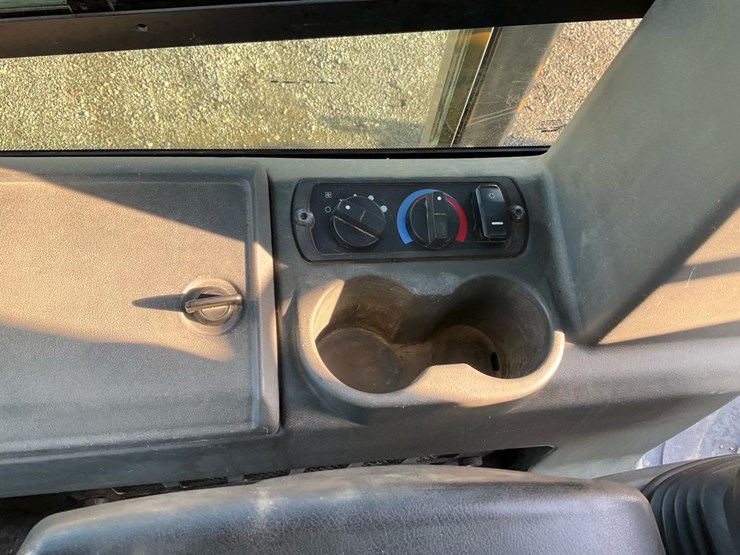 caterpillar-d3k2-lgp-image-72