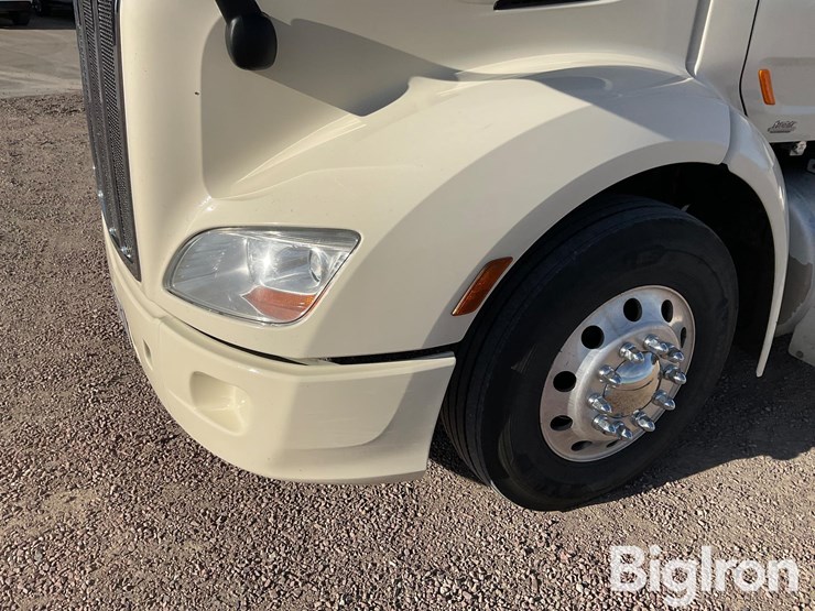 2020-peterbilt-579-image-9