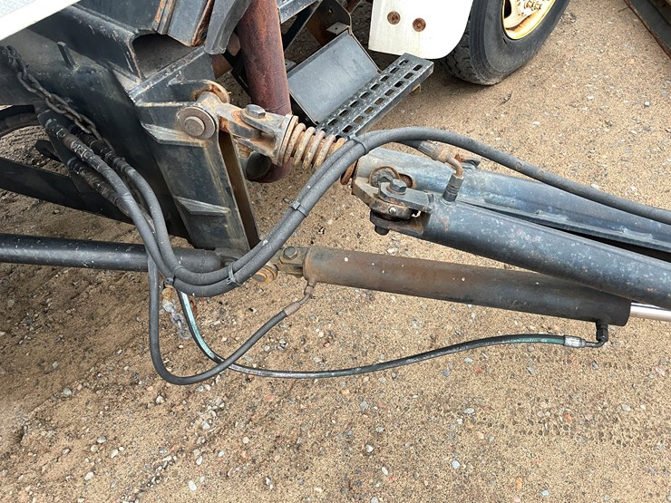 #1113-•-1998-ford-louisville-plow-truck-(has-mn-title)-image-33