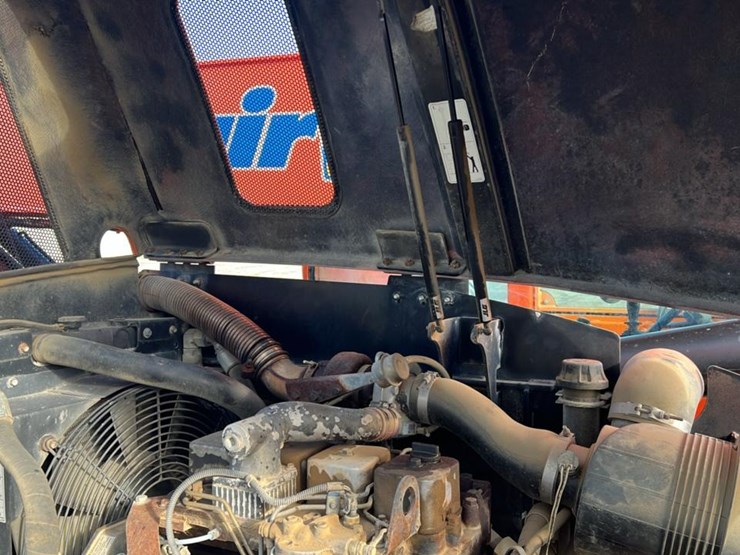 2005-lull-644e-42-image-45