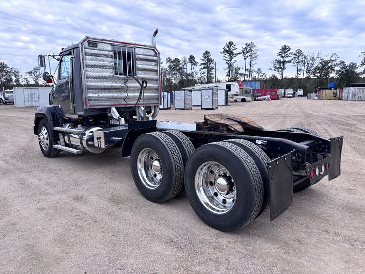 western-star-4700-image-4