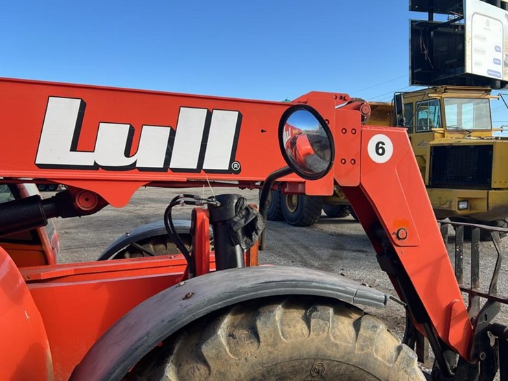 2005-lull-644e-42-image-48