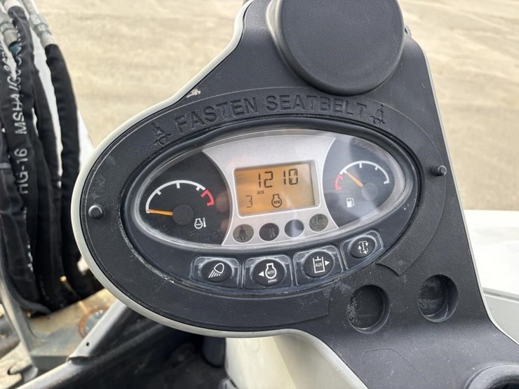 2021-bobcat-e35-image-32