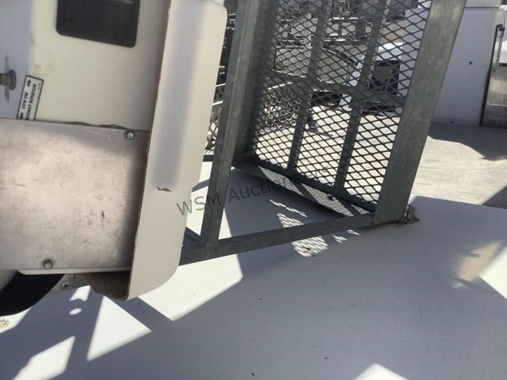 2014-ram-4500-bucket-truck-image-18