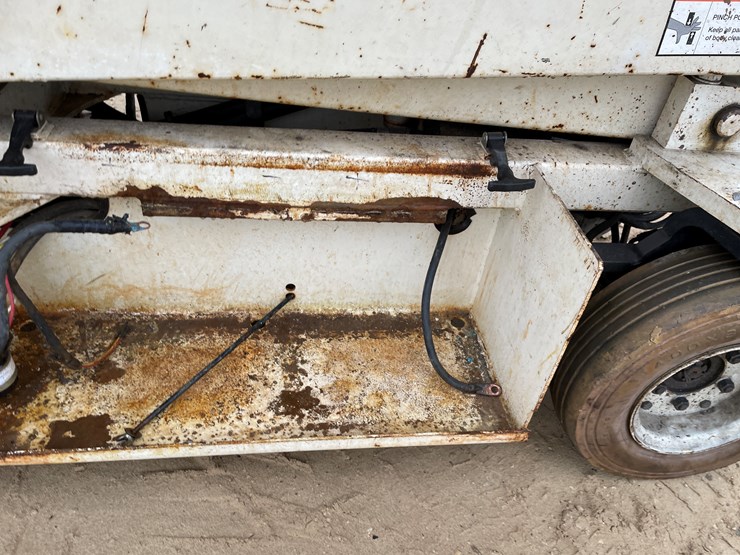 #301-•-terex-scissor-lift-image-21